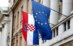 Хрватска ги прогласи за непожелни Мандиќ, Бечиќ и Кнежевиќ